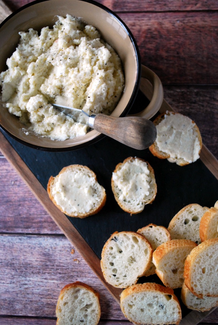 Easy Cheese and Wine Dip