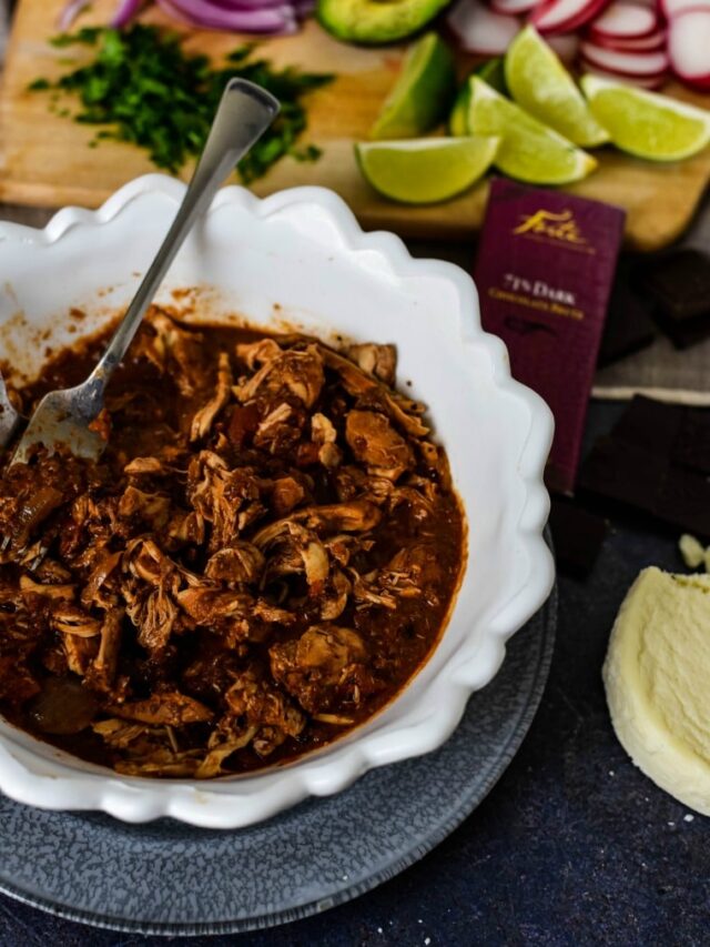 Delicious Slow Cooker Mole Chicken Tacos: A Flavorful Weeknight Meal