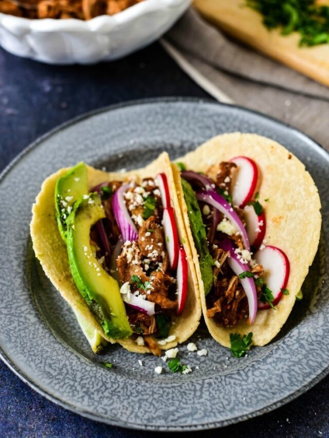 How to Make Slow Cooker Chocolate Mole Chicken Tacos