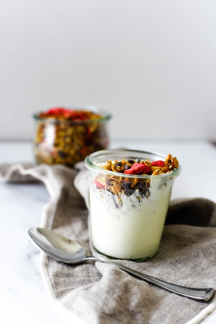 granola and yogurt in jar