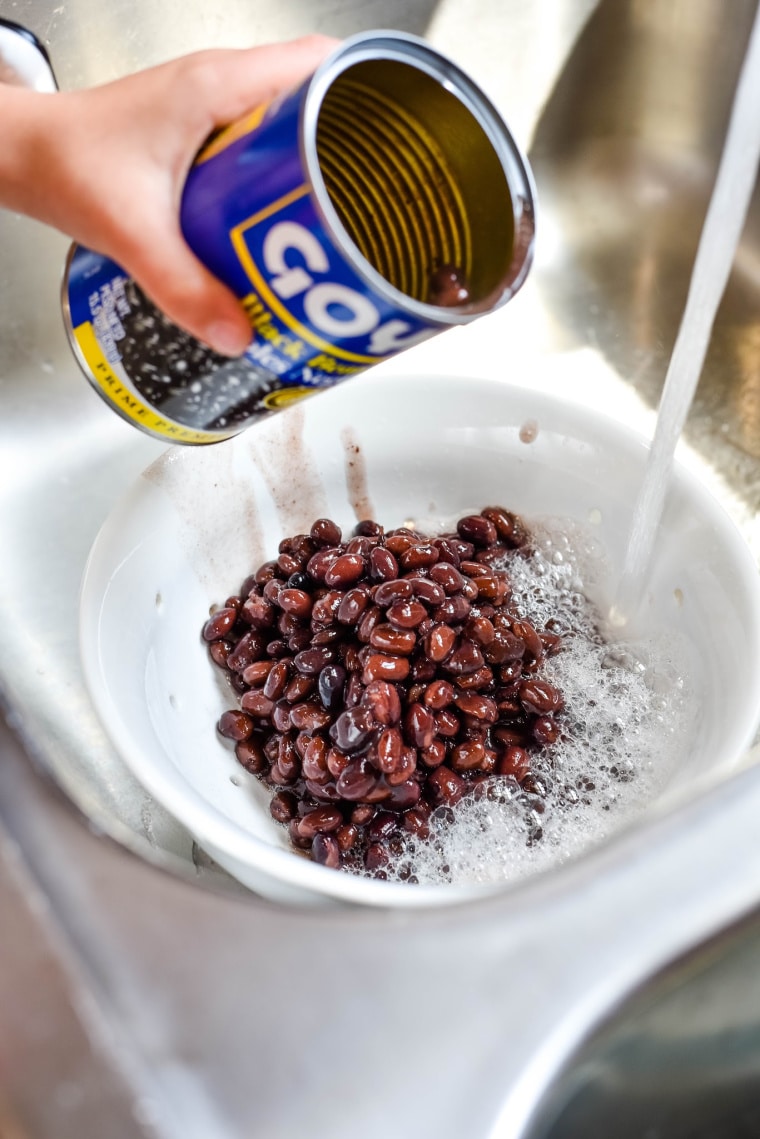 washing canned black beans