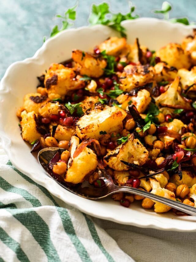 How to Make Spiced Roasted Cauliflower and Chickpeas