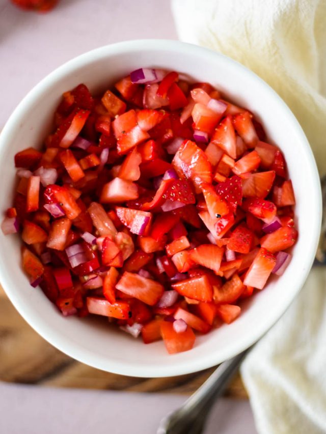 Simple Valentine’s Appetizer: Fresh Strawberry Salsa!