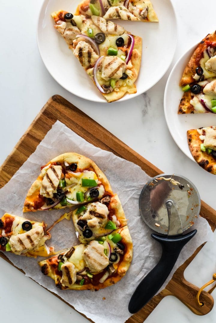 plates with chicken supreme pizza 