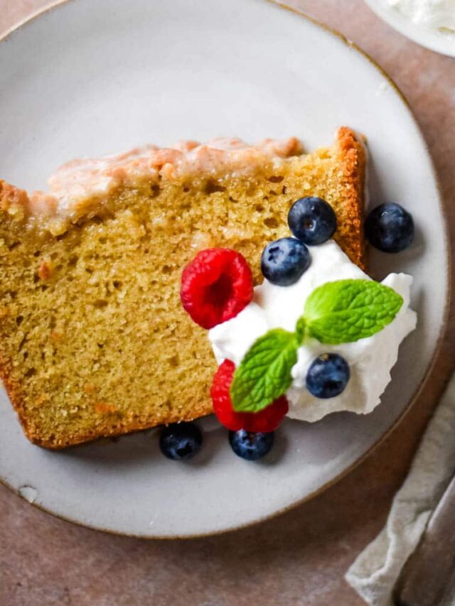 Sourdough Pound Cake: Rich and Flavorful Treat!