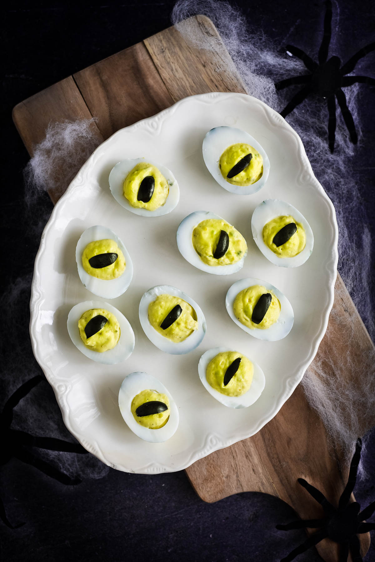 Halloween Deviled Eggs - The Gingered Whisk