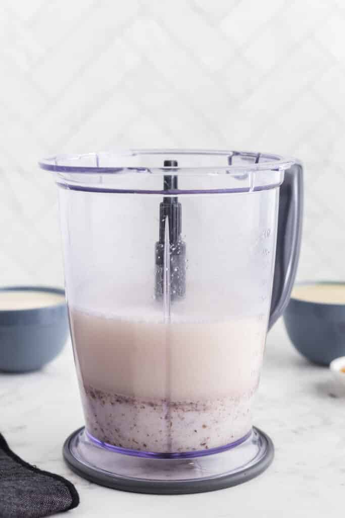 blender jar for blending horchata with liquids and rice